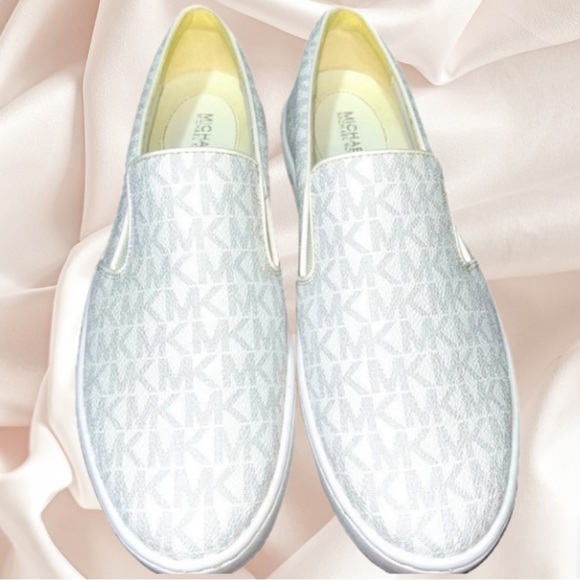 MICHAEL Michael Kors Teddi Signature Logo Slip-On Sneaker,Bright White,Size 6.5M - Picture 1 of 12